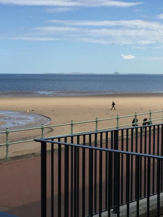 Apartment On The Beach Edinburg Exteriör bild